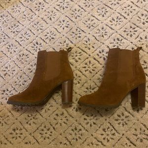 Antonio Melani brown booties